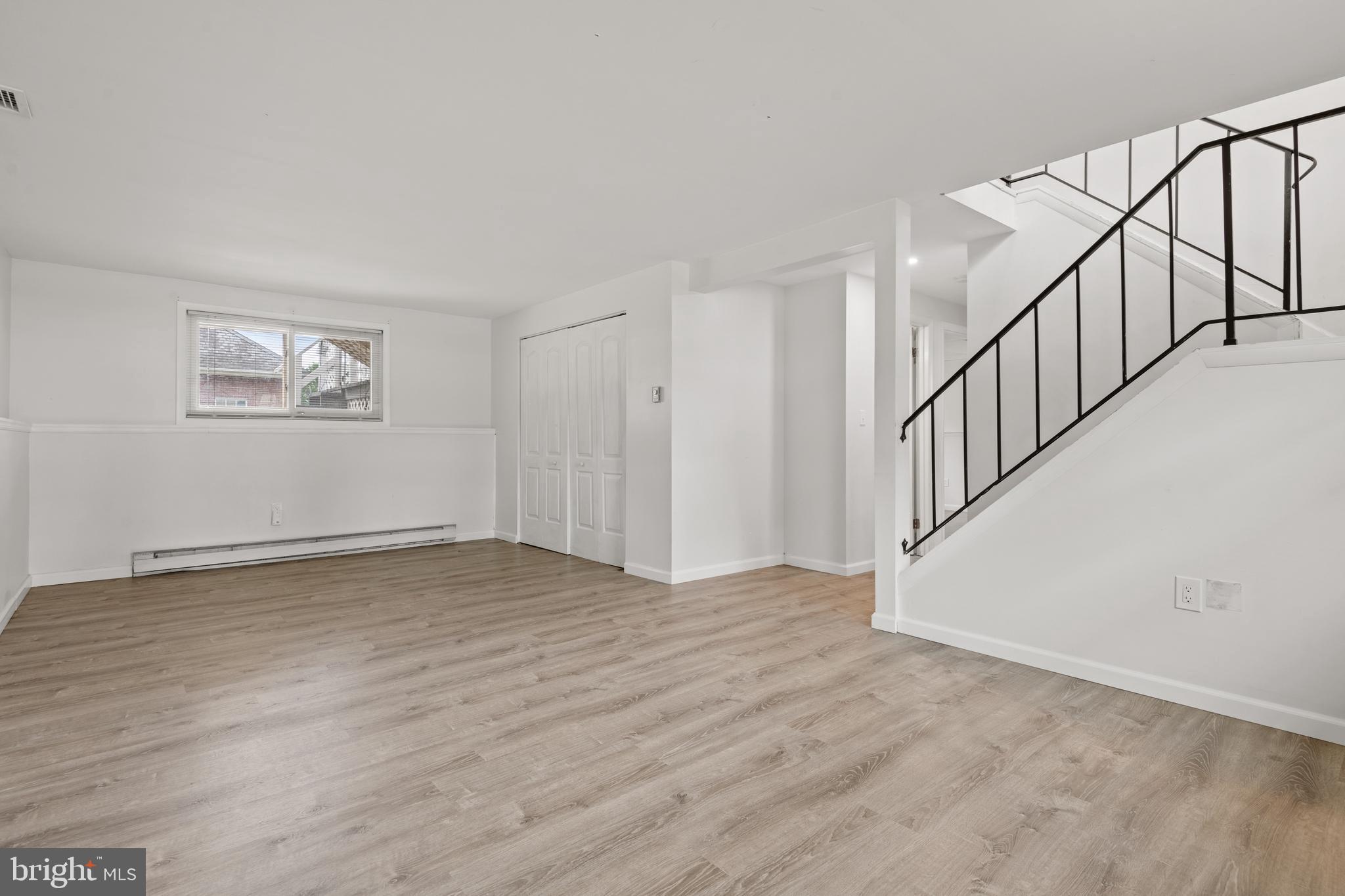 102 Warren Way Lancaster, PA 17601 - Photo 20 of 39 Family Room