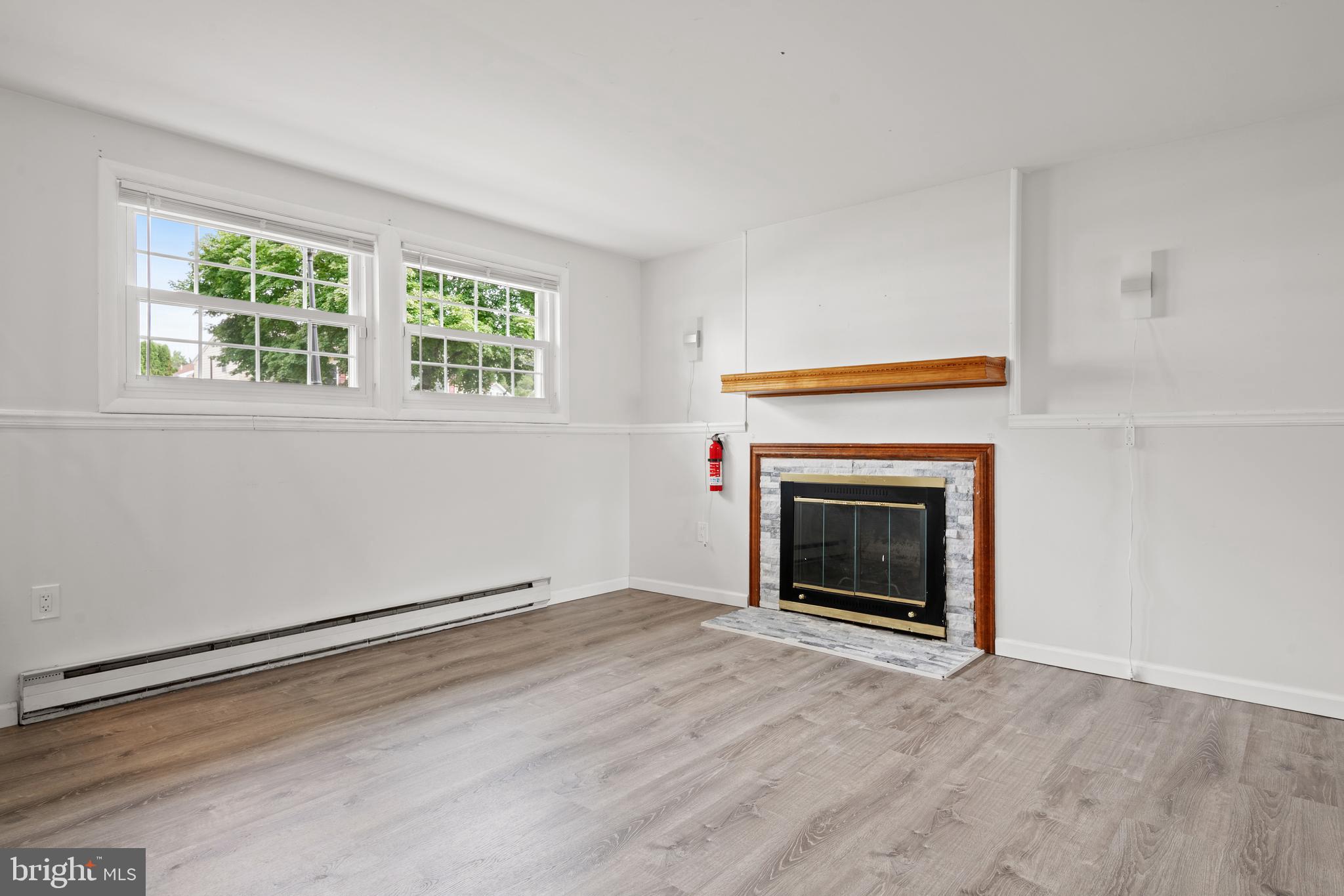 102 Warren Way Lancaster, PA 17601 - Photo 23 of 39 Family Room