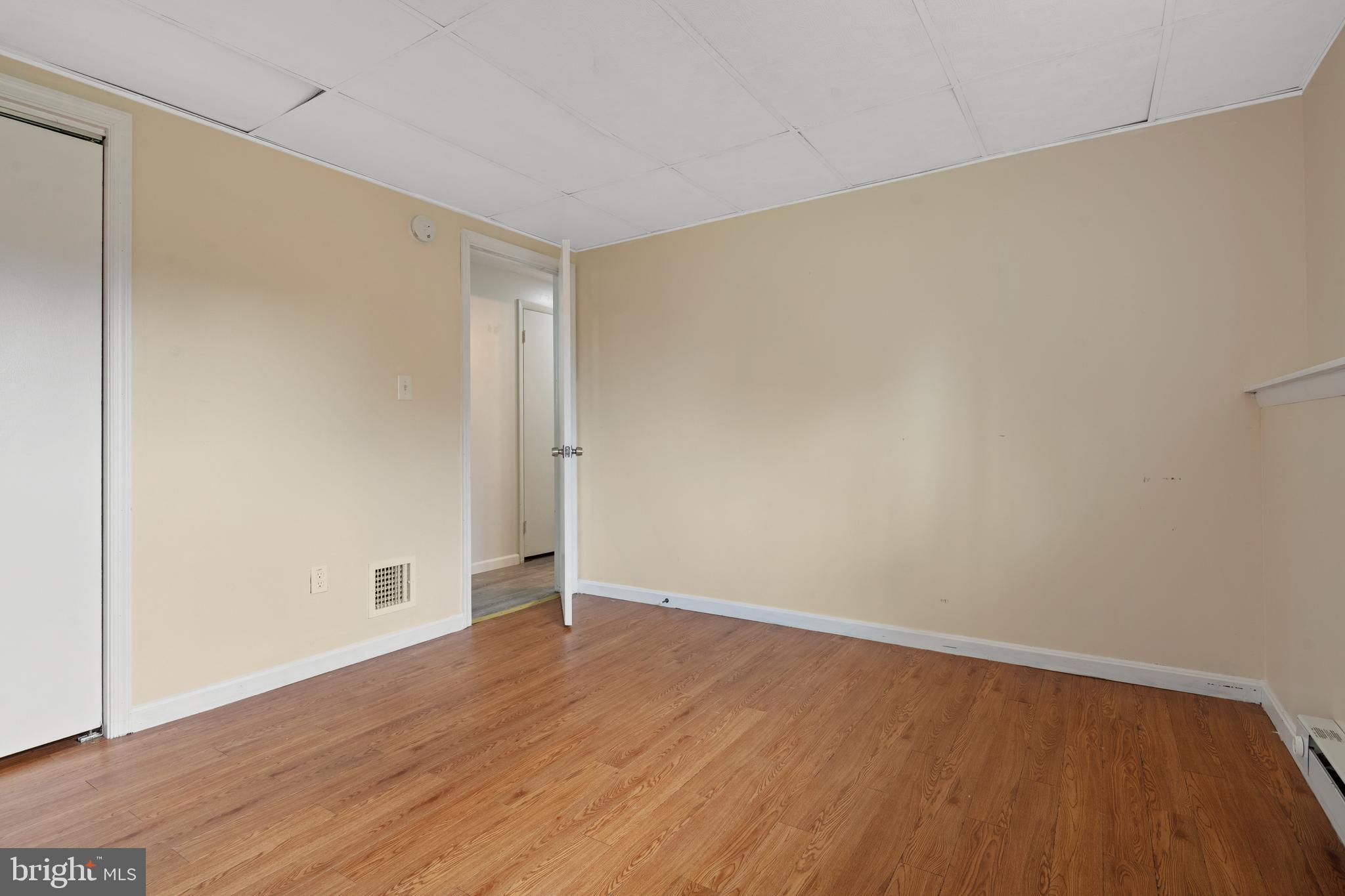 102 Warren Way Lancaster, PA 17601 - Photo 24 of 39 Bedroom 3