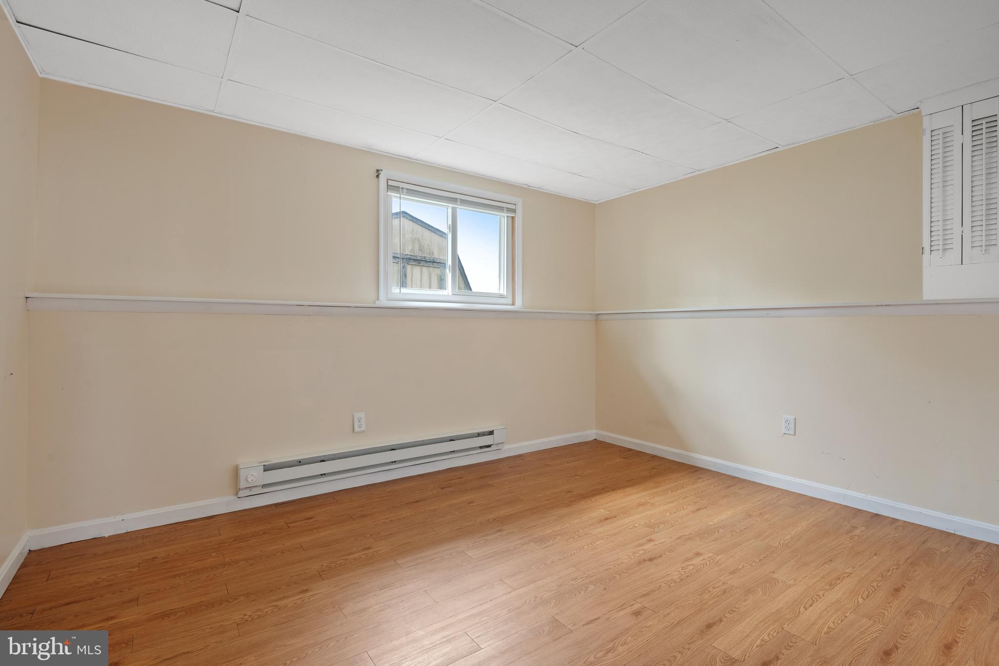 102 Warren Way Lancaster, PA 17601 - Photo 25 of 39 Bedroom 3