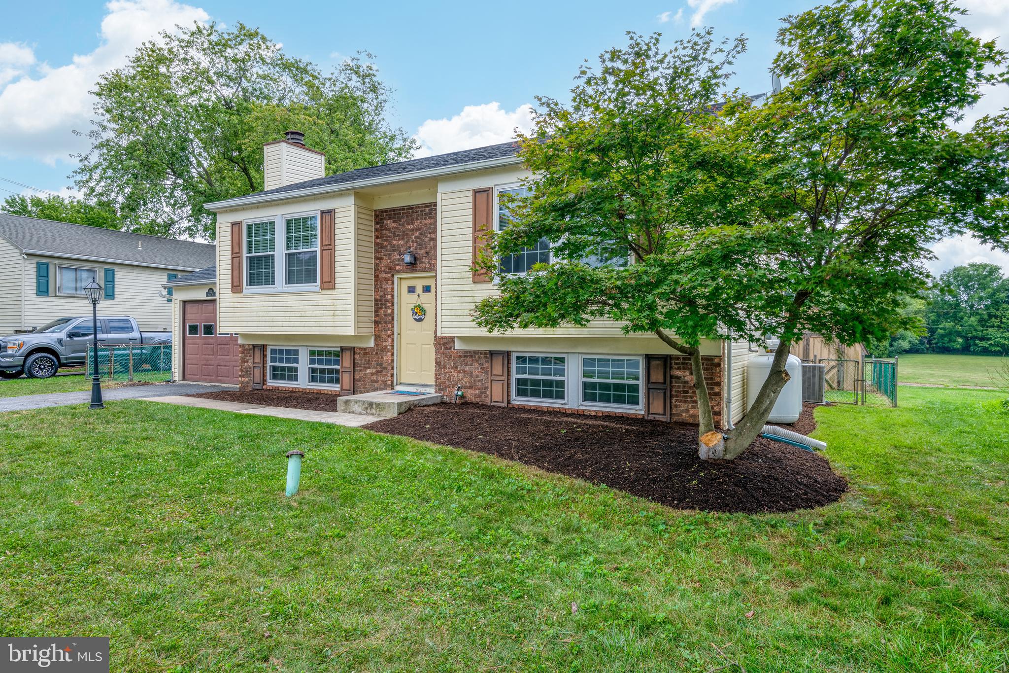 102 Warren Way Lancaster, PA 17601 - Photo 3 of 39