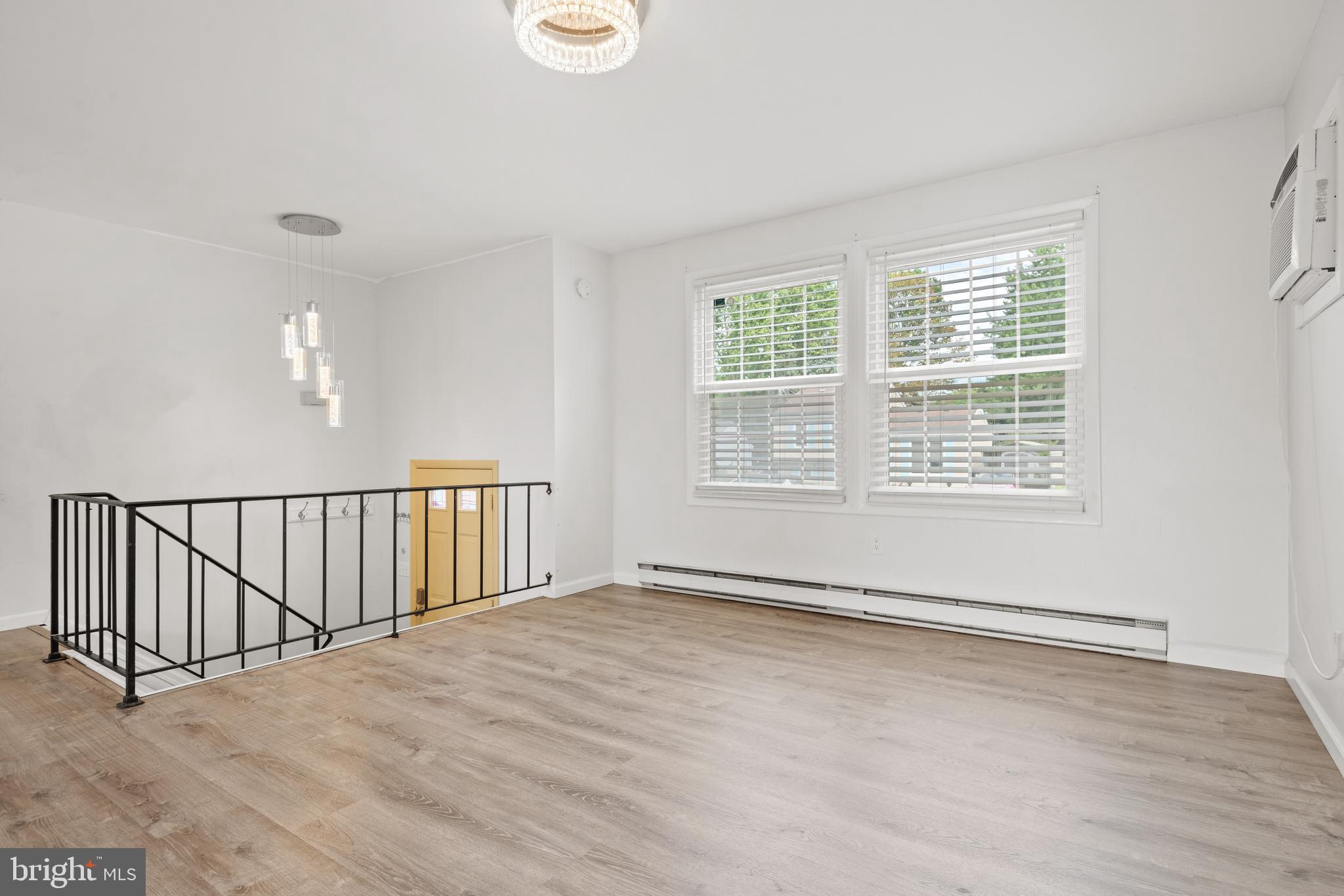 102 Warren Way Lancaster, PA 17601 - Photo 6 of 39 Living Room