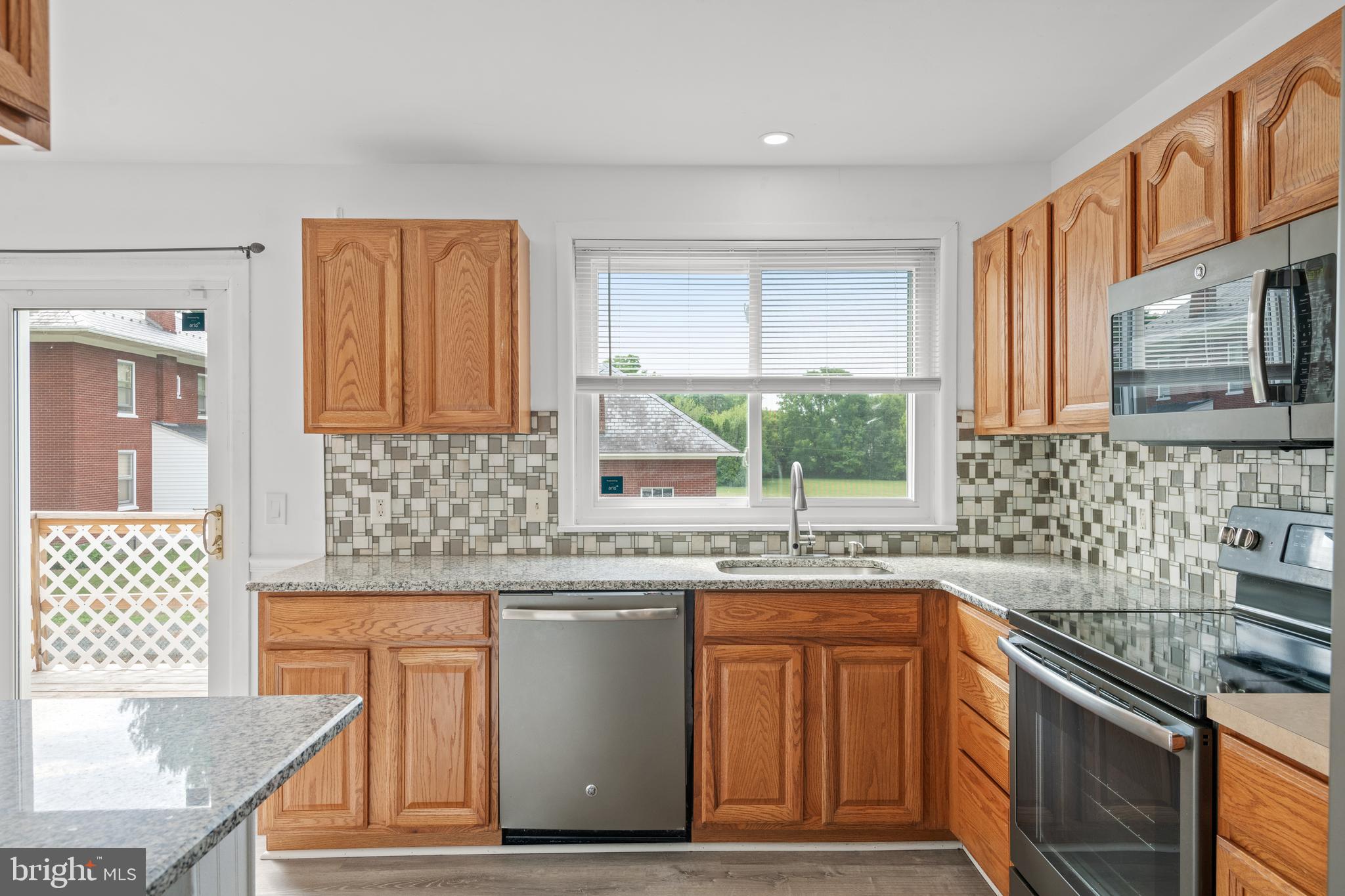 102 Warren Way Lancaster, PA 17601 - Photo 8 of 39 Kitchen