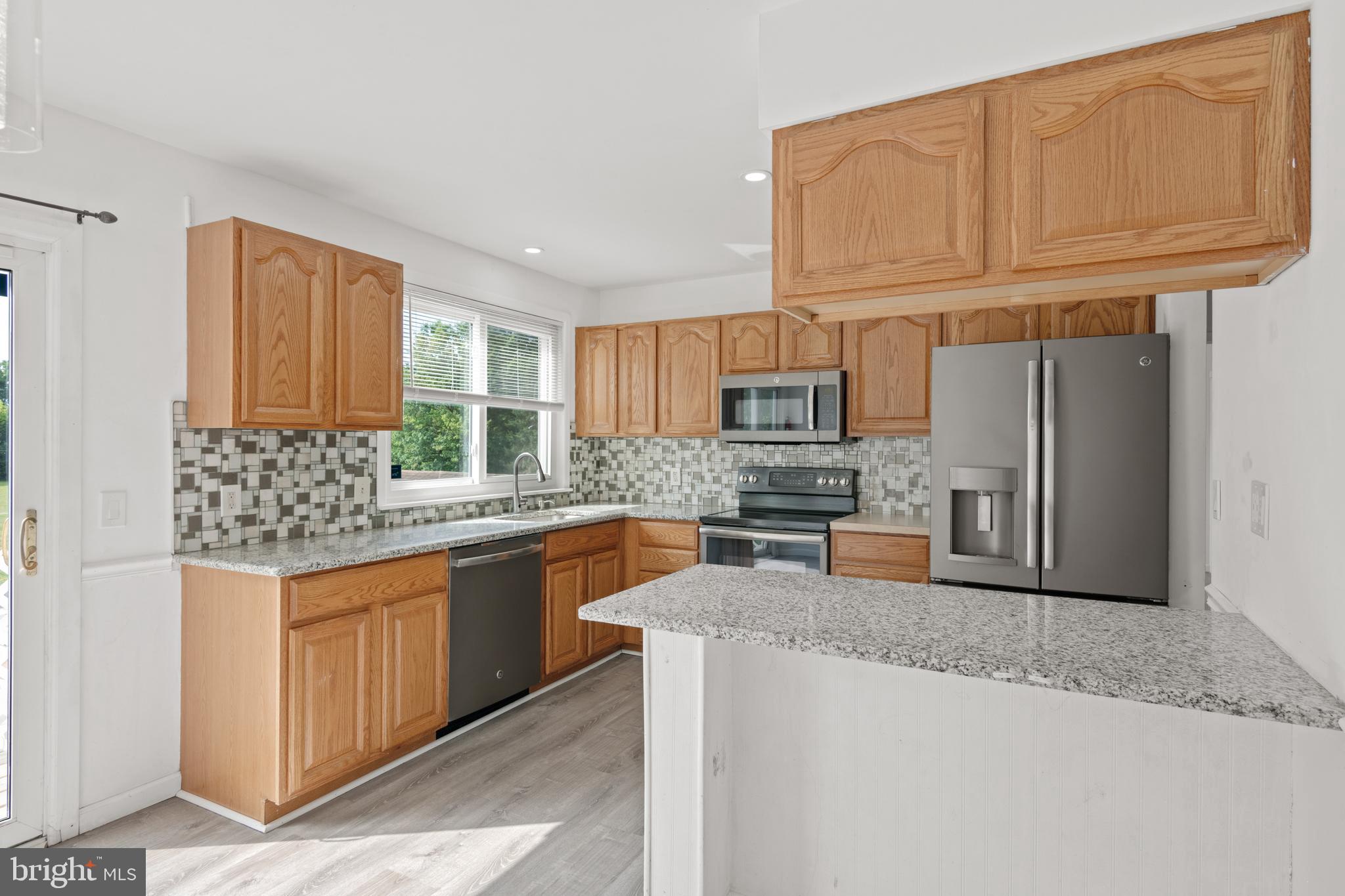 102 Warren Way Lancaster, PA 17601 - Photo 10 of 39 Kitchen