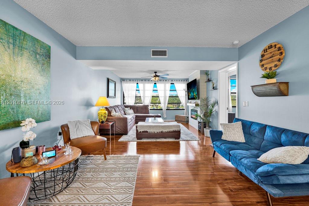 6049 Balboa Circle, Unit 302 Boca Raton, FL 33433 - Photo 7 of 32