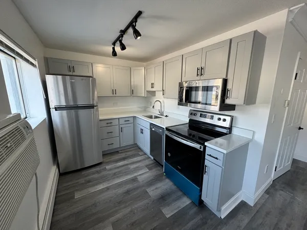 $2,000 | 181 School Street, Unit 5, Waltham, MA 02451