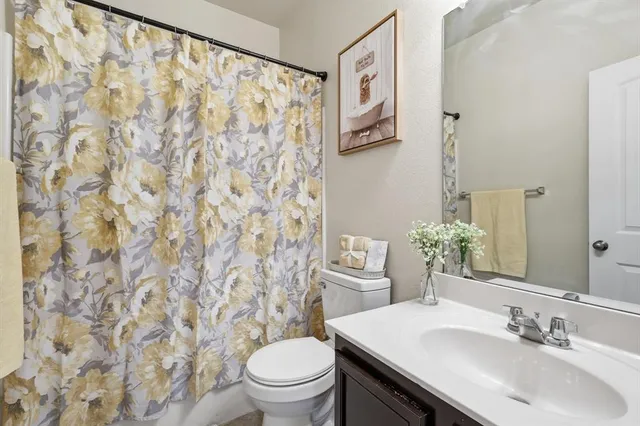 $390,995 | 921 John Kennedy Drive, Saginaw, TX 76179