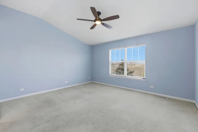 $2,900 | 218 Goldenrod Drive, Unit 218, Elgin, IL 60124