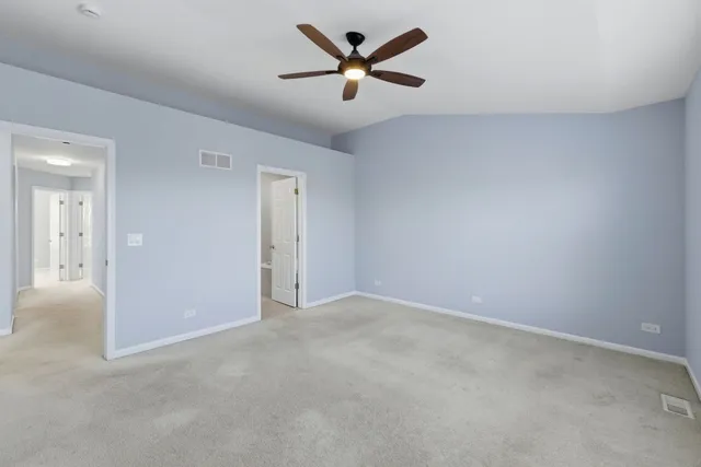 $2,900 | 218 Goldenrod Drive, Unit 218, Elgin, IL 60124