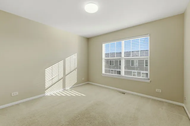 $2,900 | 218 Goldenrod Drive, Unit 218, Elgin, IL 60124