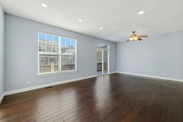 $2,900 | 218 Goldenrod Drive, Unit 218, Elgin, IL 60124