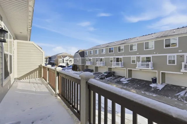 $2,900 | 218 Goldenrod Drive, Unit 218, Elgin, IL 60124