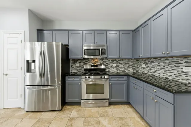 $2,900 | 218 Goldenrod Drive, Unit 218, Elgin, IL 60124