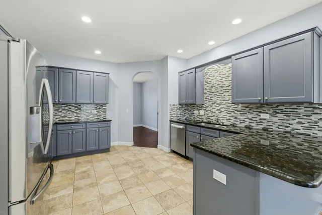 $2,900 | 218 Goldenrod Drive, Unit 218, Elgin, IL 60124