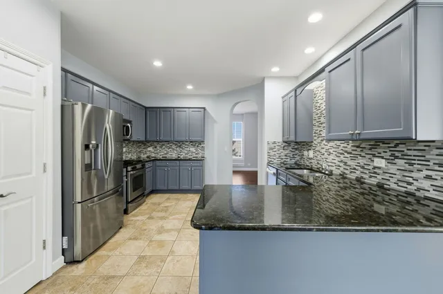 $2,900 | 218 Goldenrod Drive, Unit 218, Elgin, IL 60124