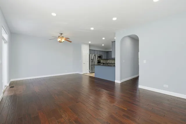 $2,900 | 218 Goldenrod Drive, Unit 218, Elgin, IL 60124