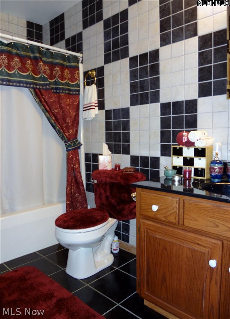 8766 Henderson Road Diamond, OH 44412 - Photo 19 of 25 Gallery Image 19