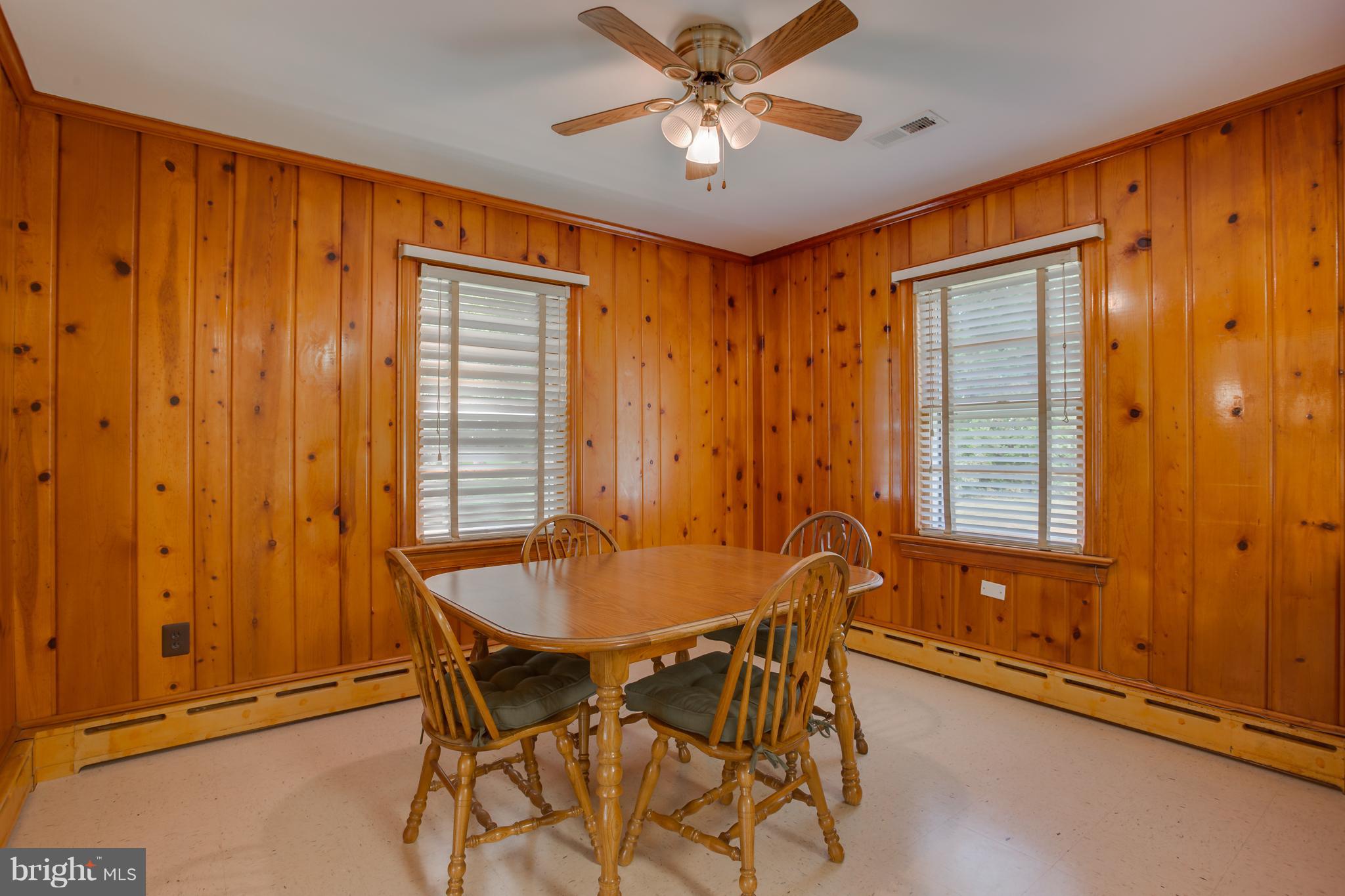 1787 Poplar Road Stafford, VA 22556 - Photo 8 of 24 TABLE SPACE IN KITCHEN