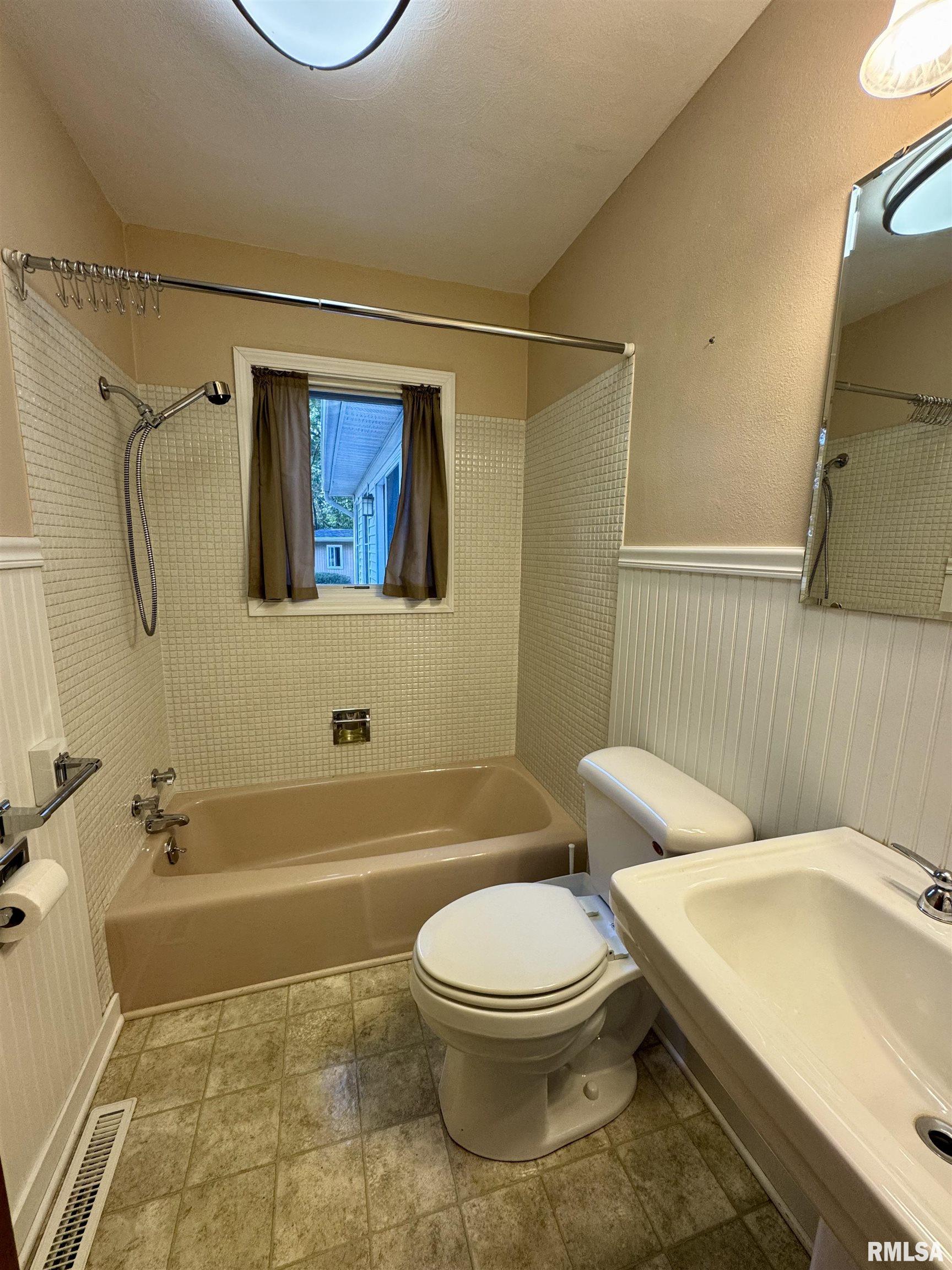 3909 Pine Tree Road Quincy, IL 62305 - Photo 13 of 31