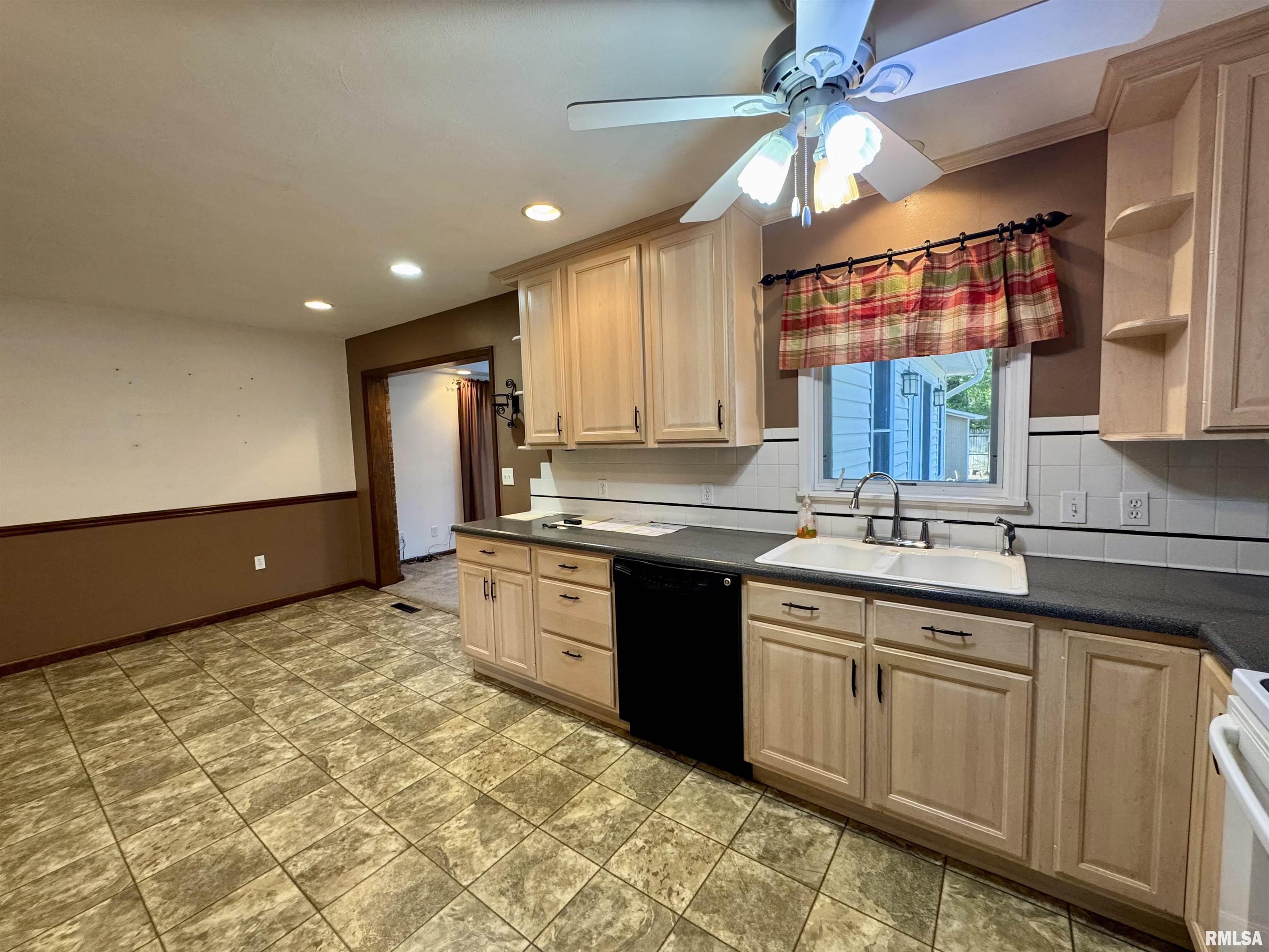 3909 Pine Tree Road Quincy, IL 62305 - Photo 5 of 31