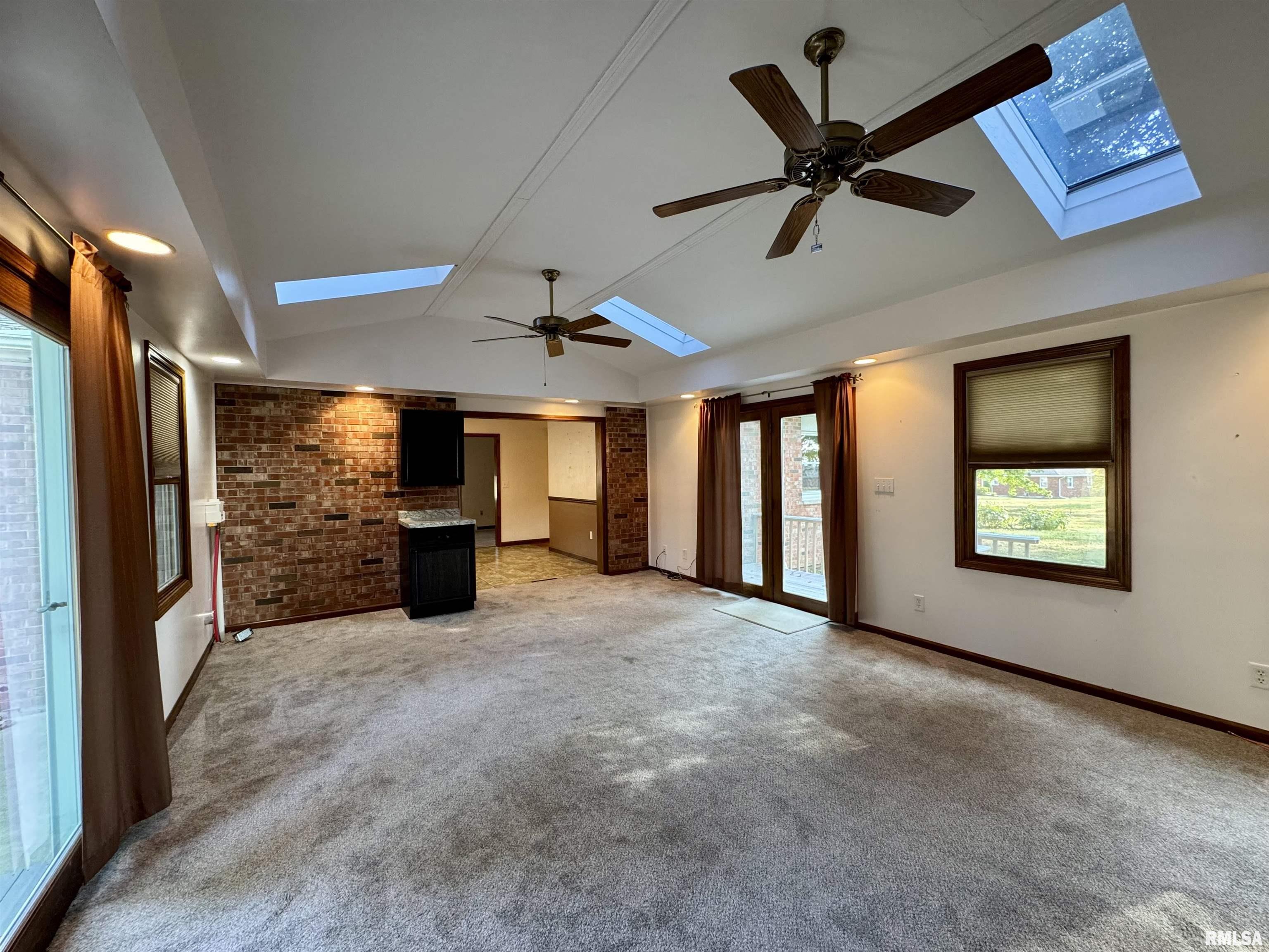 3909 Pine Tree Road Quincy, IL 62305 - Photo 8 of 31