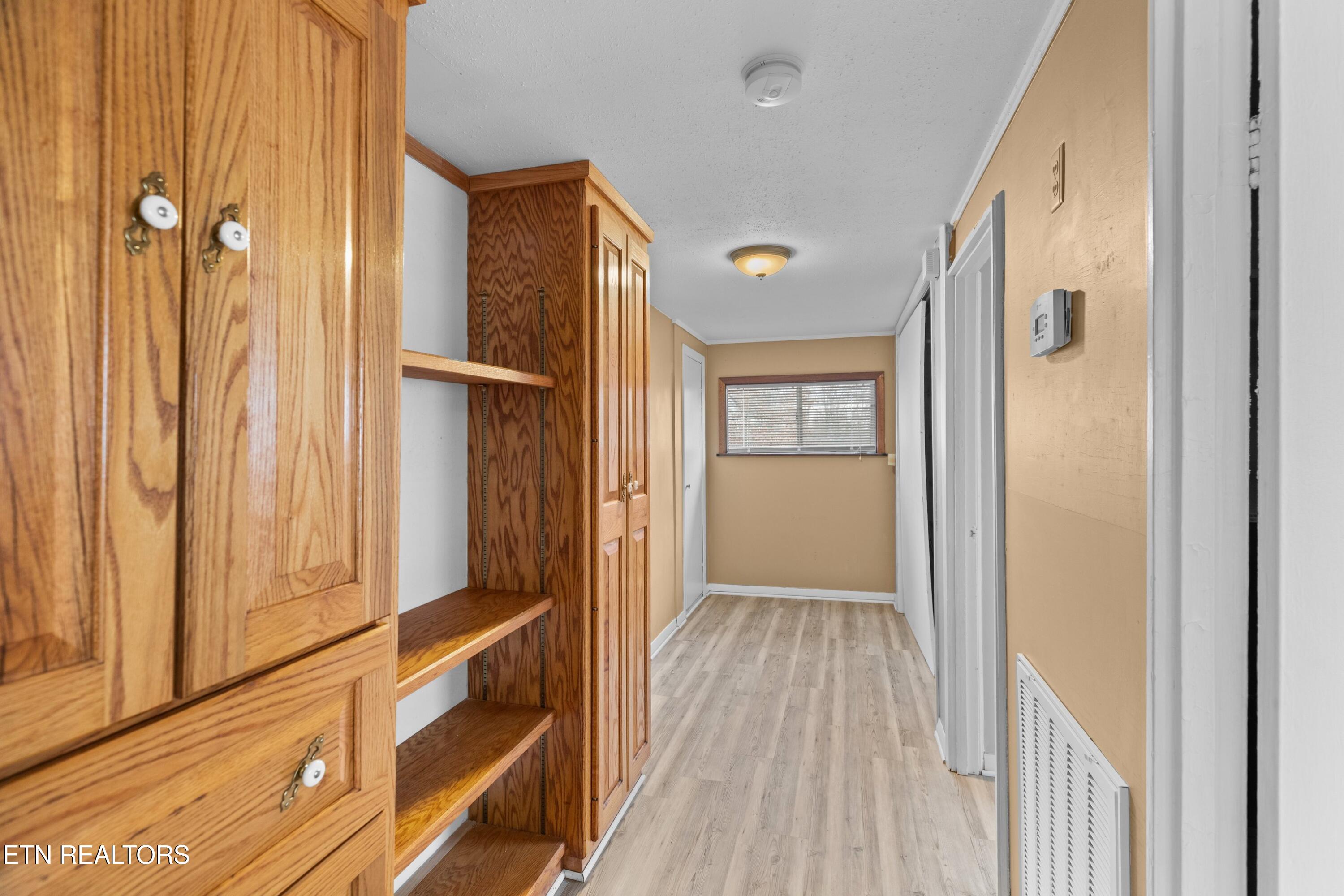 757 West Outer Drive Oak Ridge, TN 37830 - Photo 17 of 30 016-757WestOuterDrive-OakRidge-TN-37830-