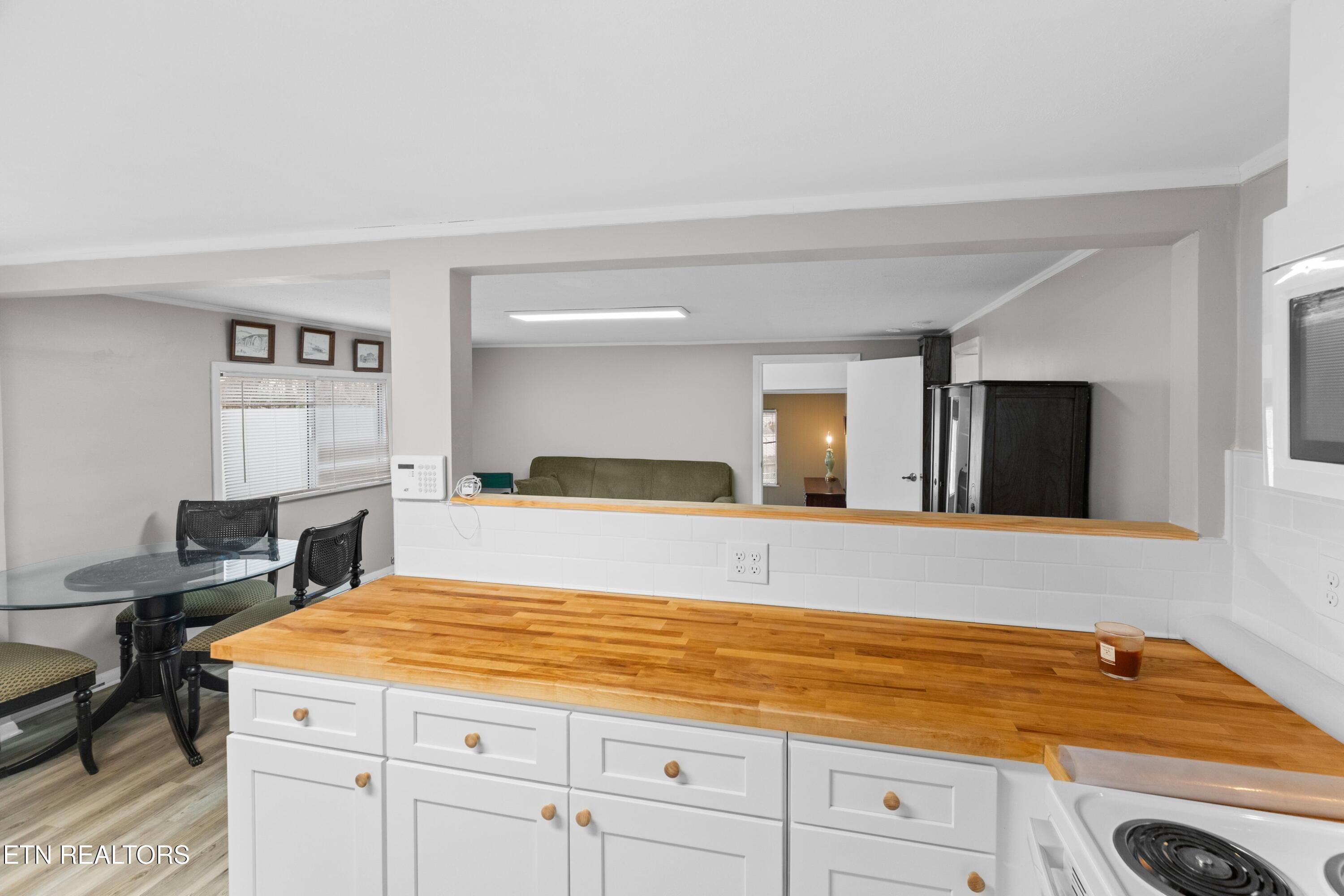 757 West Outer Drive Oak Ridge, TN 37830 - Photo 10 of 30 009-757WestOuterDrive-OakRidge-TN-37830-