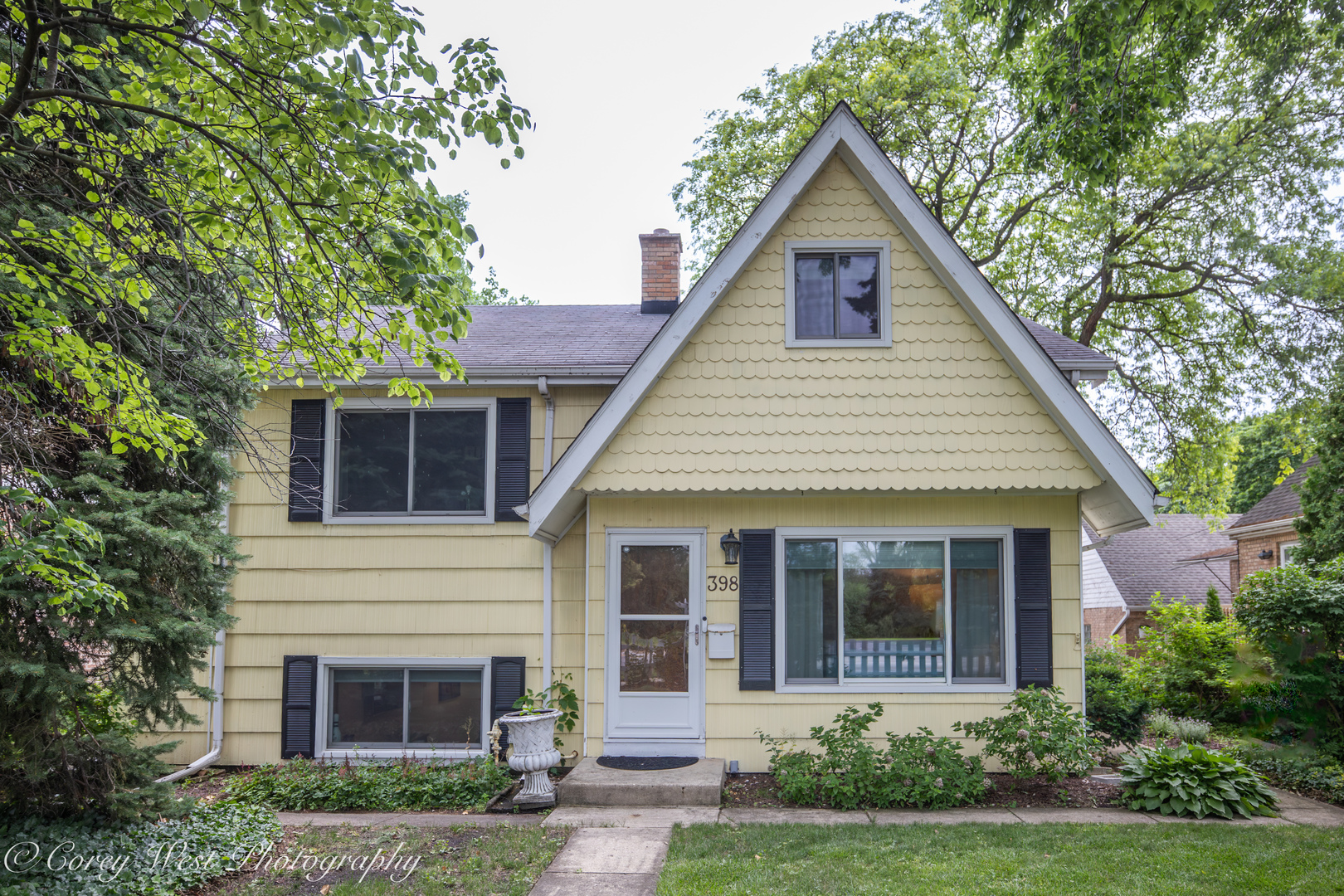 398 West St Charles Road Elmhurst, IL 60126 - Photo 1 of 40
