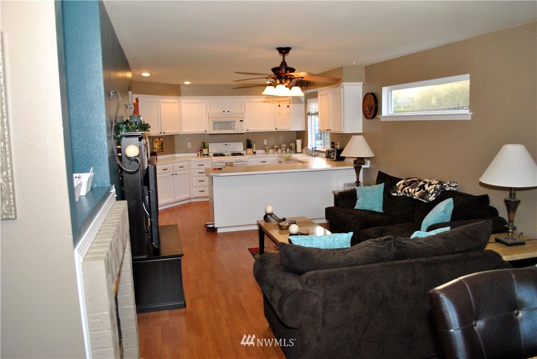 2210 Grade Road, Unit 9 Lake Stevens, WA 98258 - Photo 4 of 20 Gallery Image 4