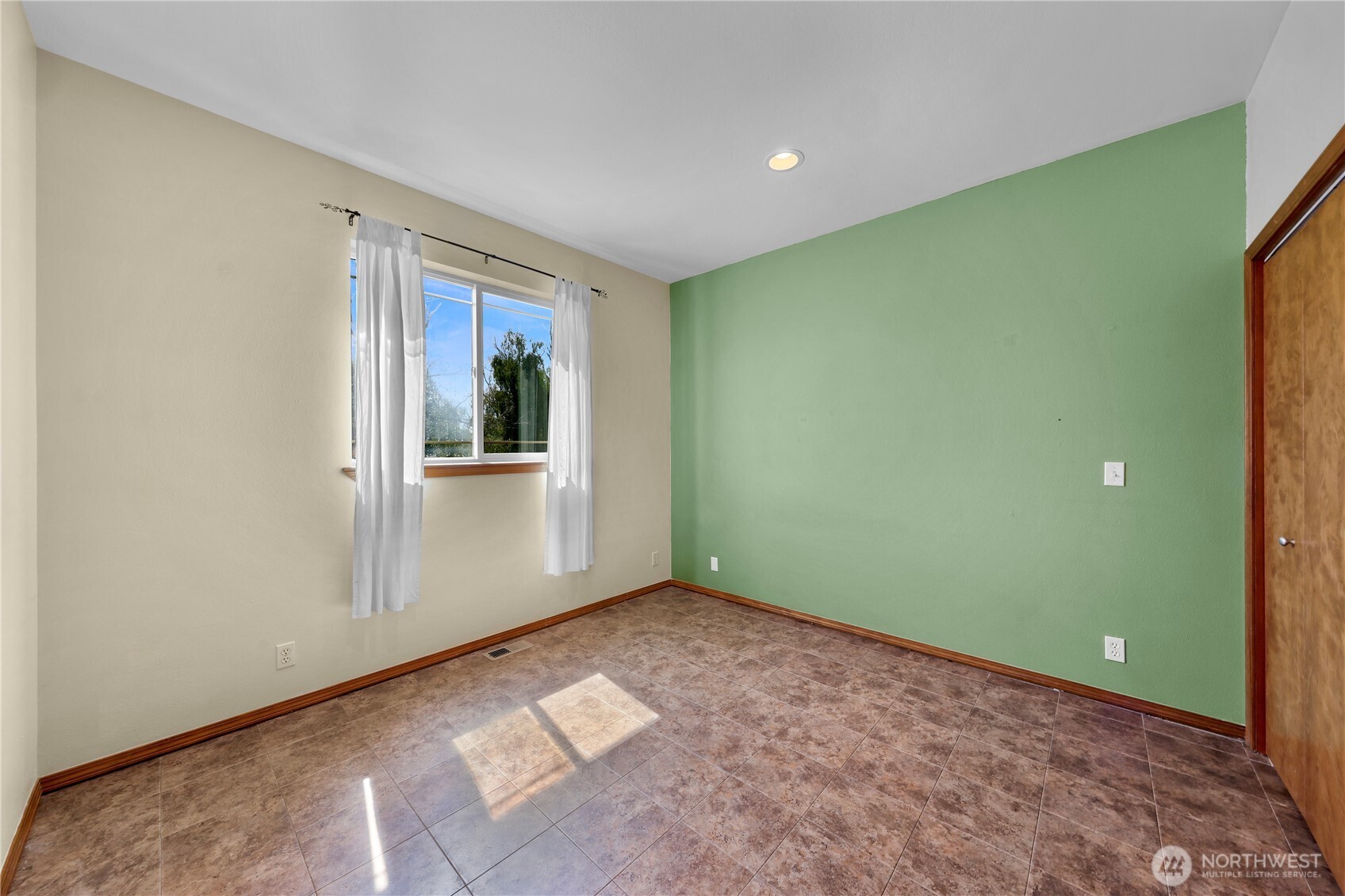3217 Locust Avenue Bellingham, WA 98225 - Photo 24 of 33