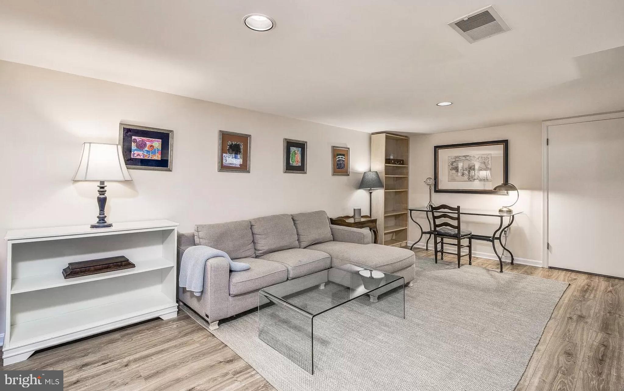 5209 Sangamore Road Bethesda, MD 20816 - Photo 4 of 4