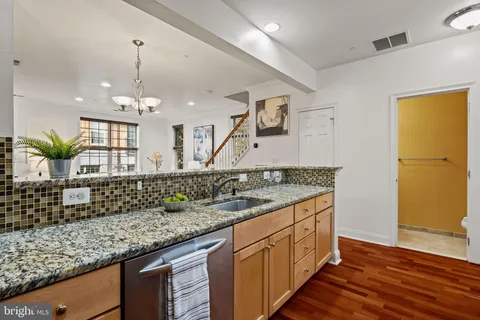 $749,000 | 201 Commodore Court, Philadelphia, PA 19146