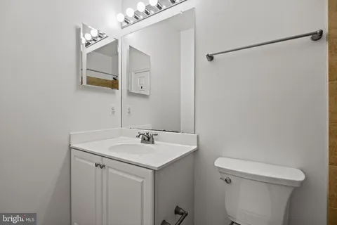 $749,000 | 201 Commodore Court, Philadelphia, PA 19146