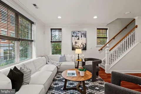 $749,000 | 201 Commodore Court, Philadelphia, PA 19146