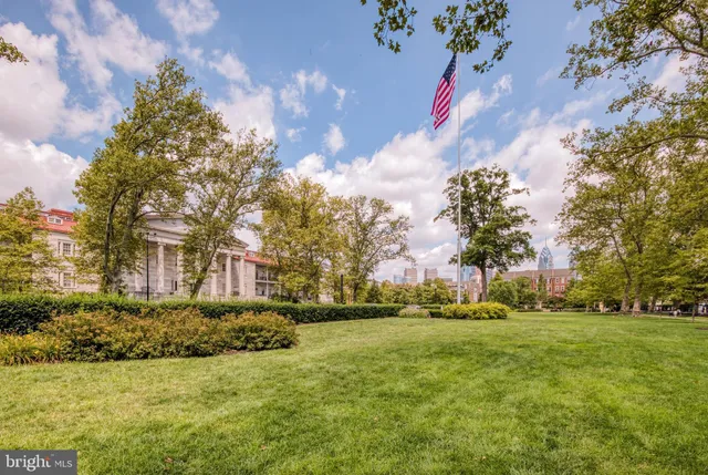 $749,000 | 201 Commodore Court, Philadelphia, PA 19146