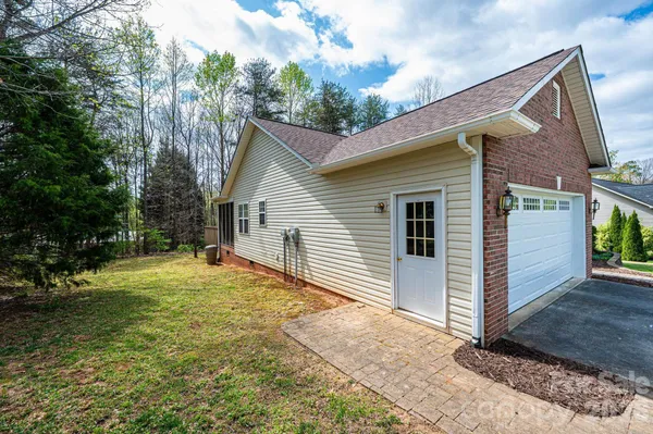 $315,000 | 3410 Overbrook Drive, Conover, NC 28613