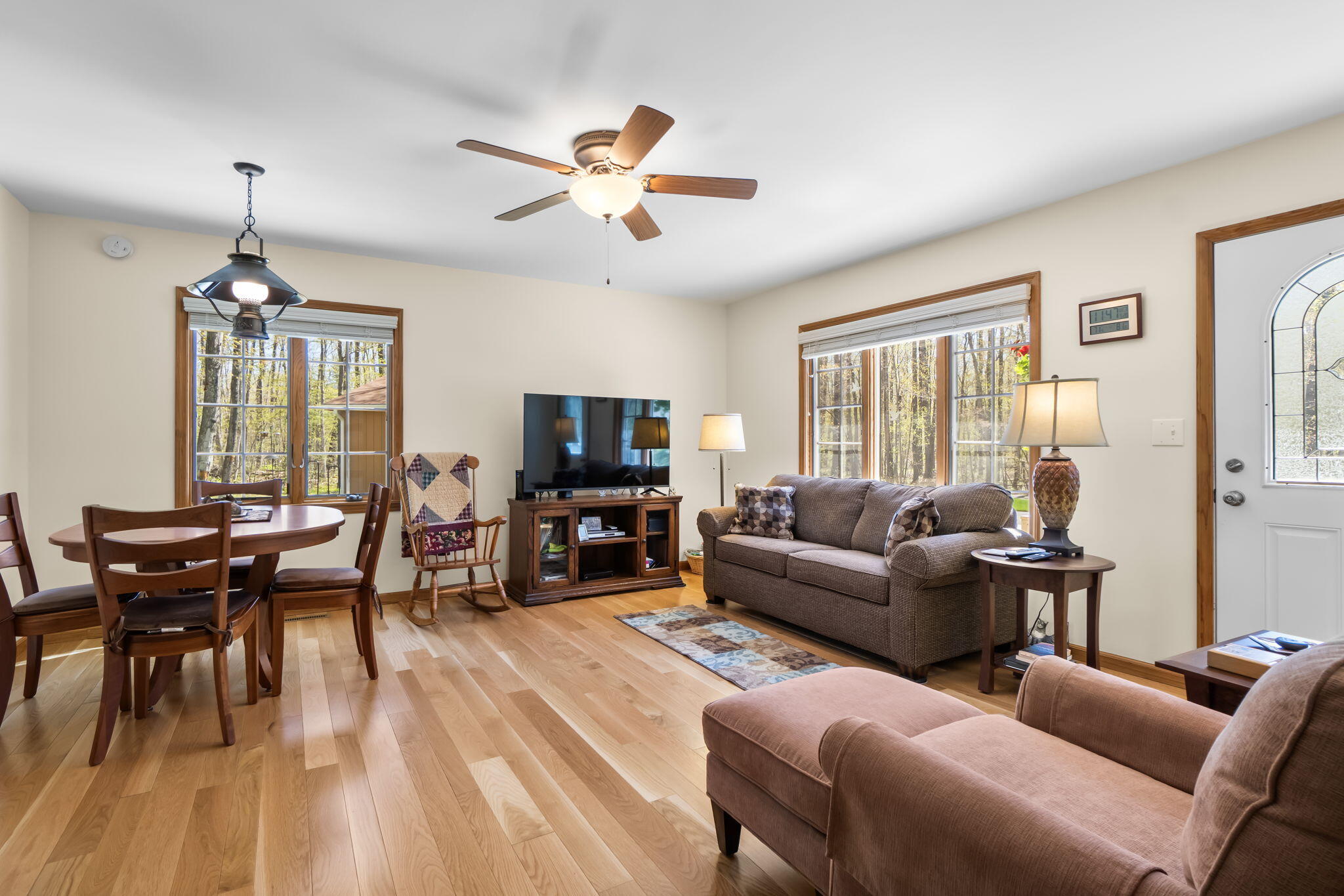 8185 Ridgeview Drive Cheboygan, MI 49721 - Photo 10 of 33 Living Room/Dining Area