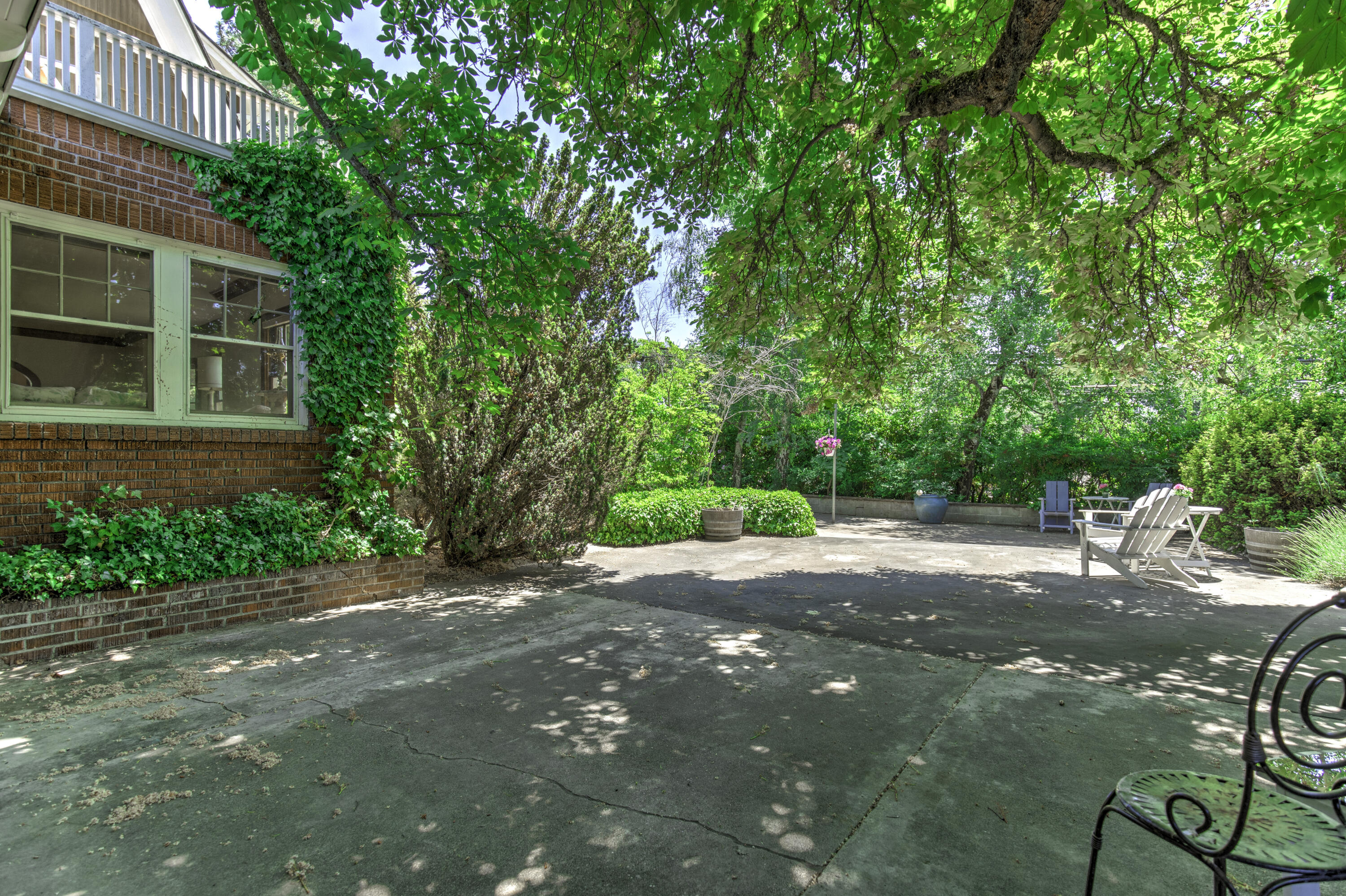 2419 Hillcrest Road Medford, OR 97504 - Photo 50 of 63 797A9125_1_2_3_4-Edit-Edit