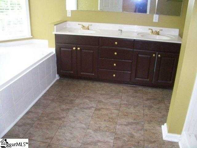 381 Johnson Road Easley, SC 29642 - Photo 11 of 15 Gallery Image 11