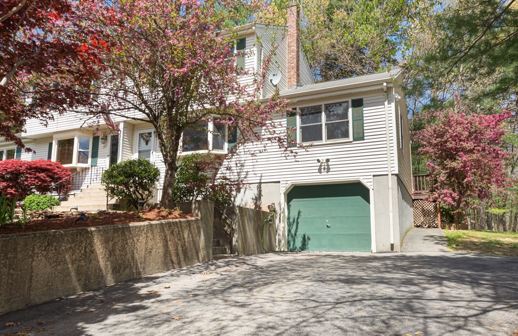 35 Pinecrest Road, Unit 35 Uxbridge, MA 01569 - Photo 3 of 36 Gallery Image 3