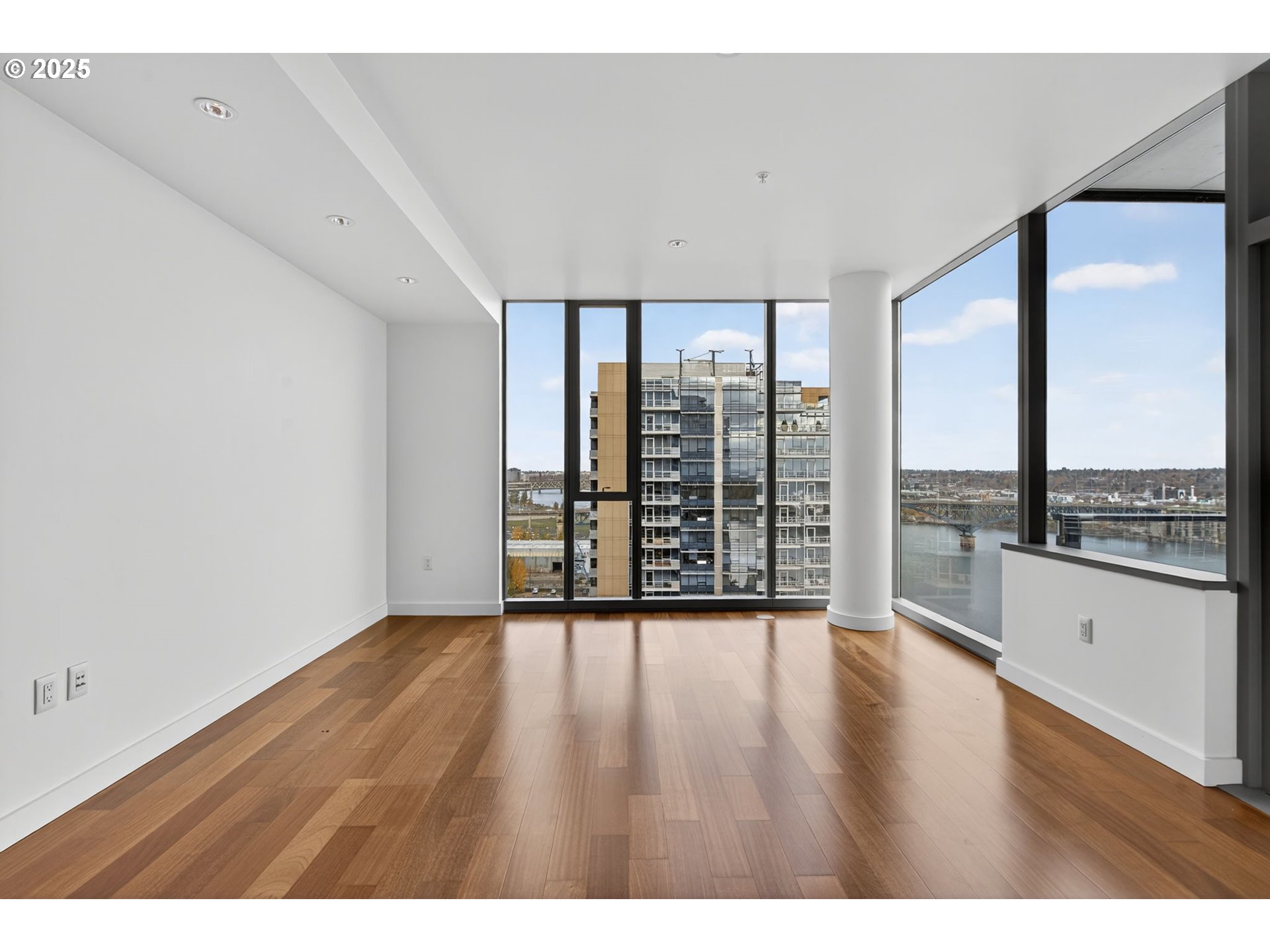 841 Southwest Gaines Street, Unit 1704 Portland, OR 97239 - Photo 16 of 45 Gallery Image 16