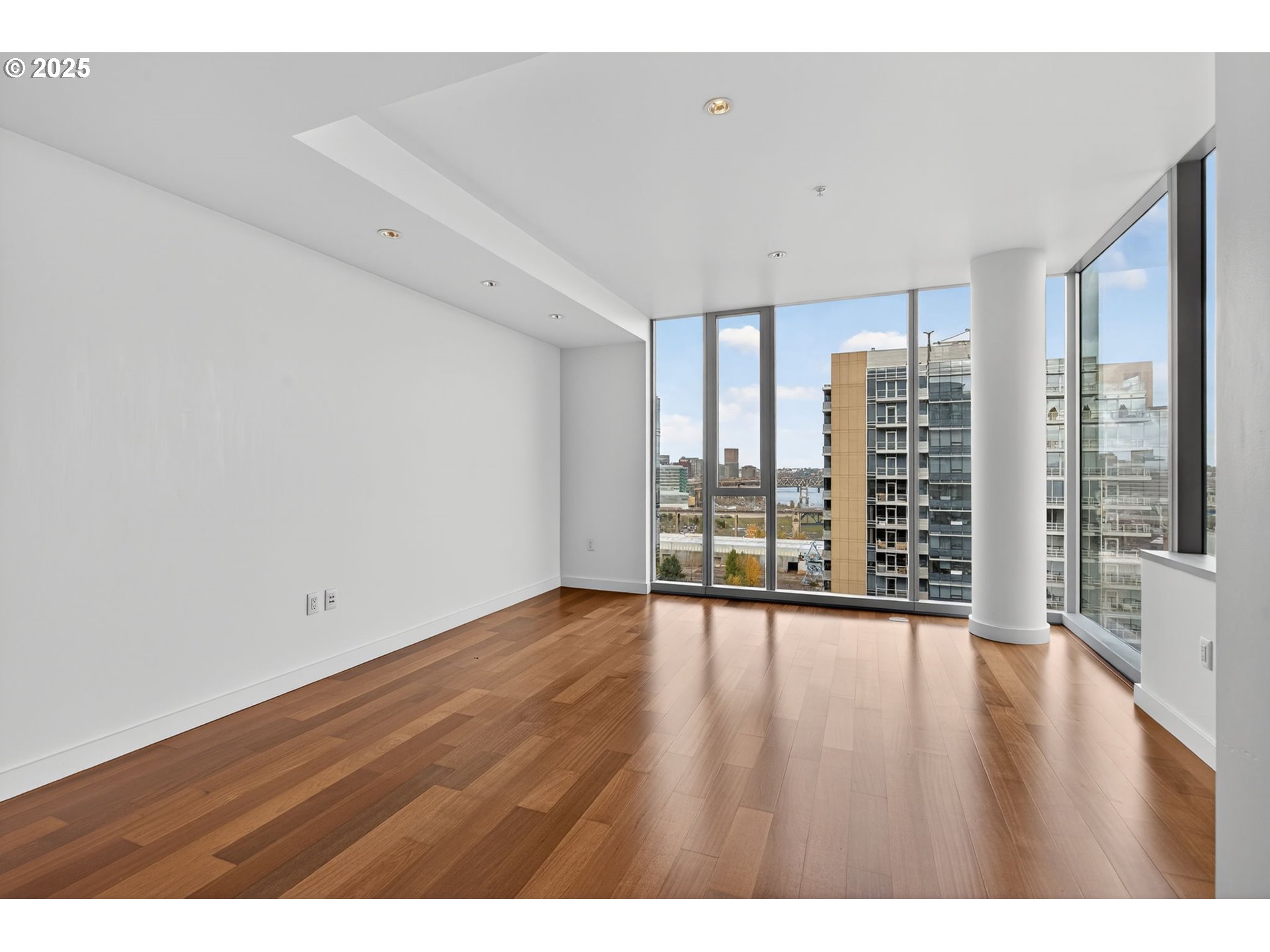 841 Southwest Gaines Street, Unit 1704 Portland, OR 97239 - Photo 17 of 45 Gallery Image 17