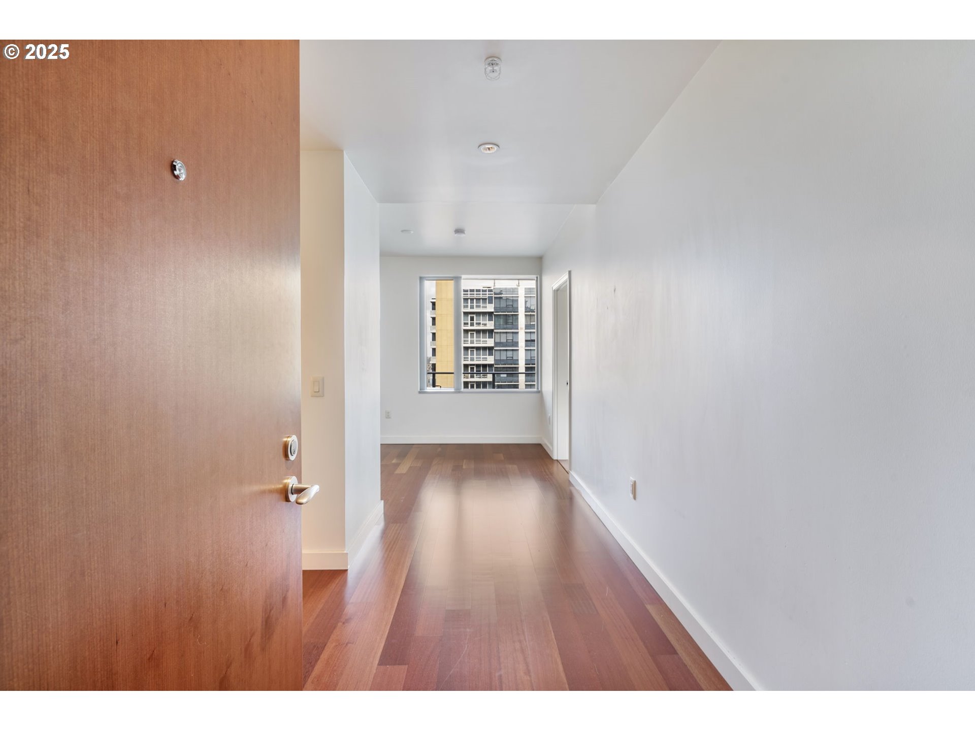 841 Southwest Gaines Street, Unit 1704 Portland, OR 97239 - Photo 5 of 45 Gallery Image 5