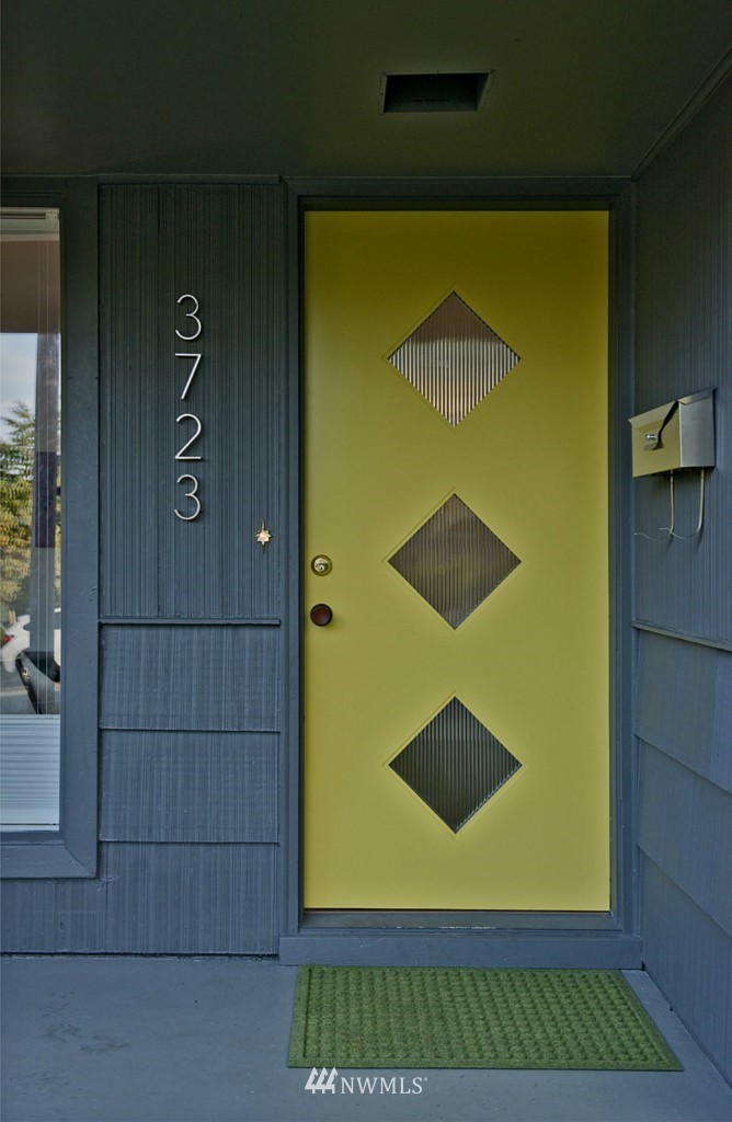 3723 Southwest Monroe Street Seattle, WA 98126 - Photo 2 of 17