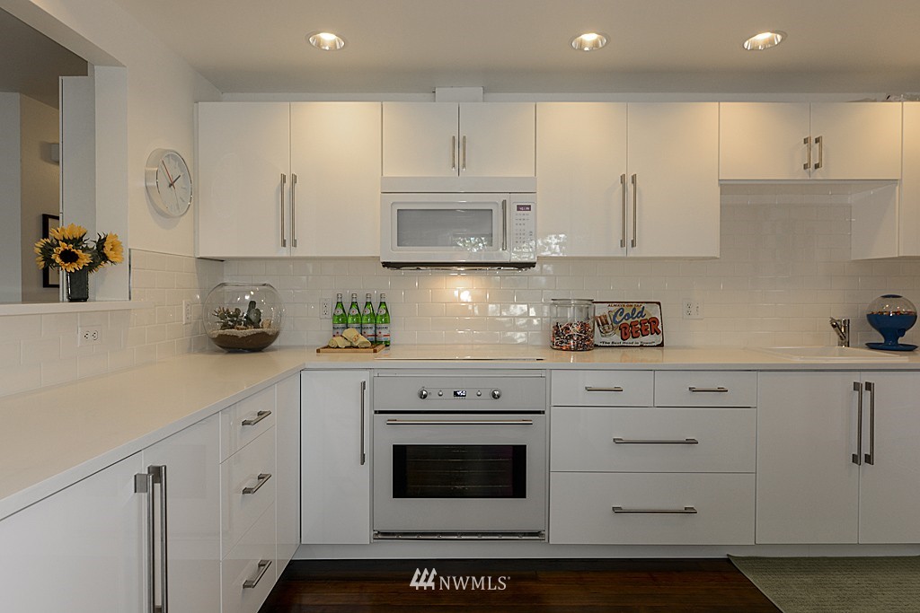 3723 Southwest Monroe Street Seattle, WA 98126 - Photo 10 of 17