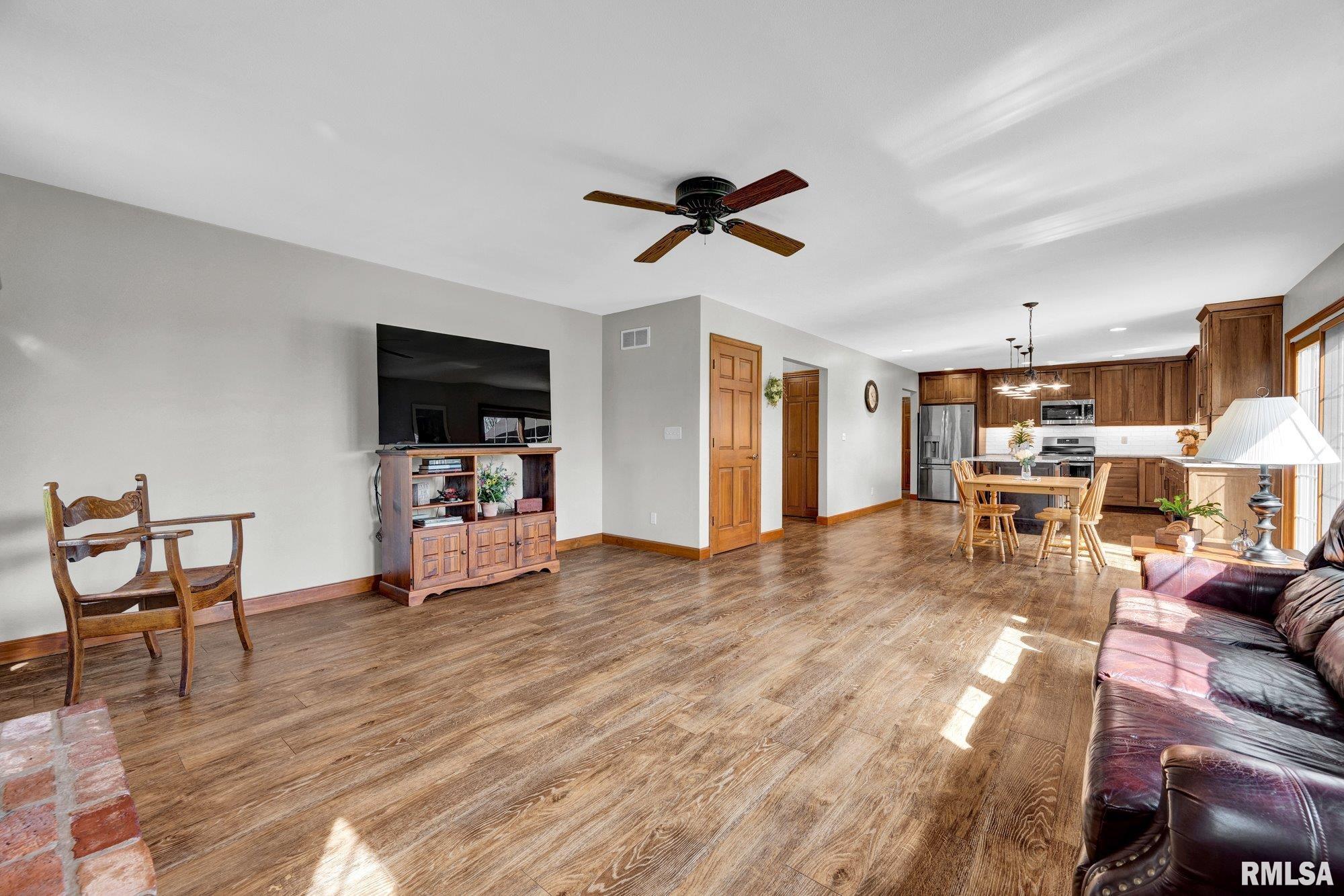 5 Old Farm Lane Washington, IL 61571 - Photo 8 of 65