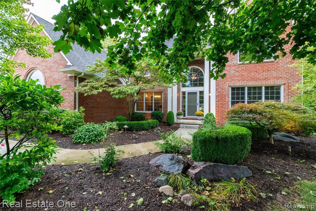 3959 Kaeleaf Road Lake Orion, MI 48360 - Photo 3 of 43