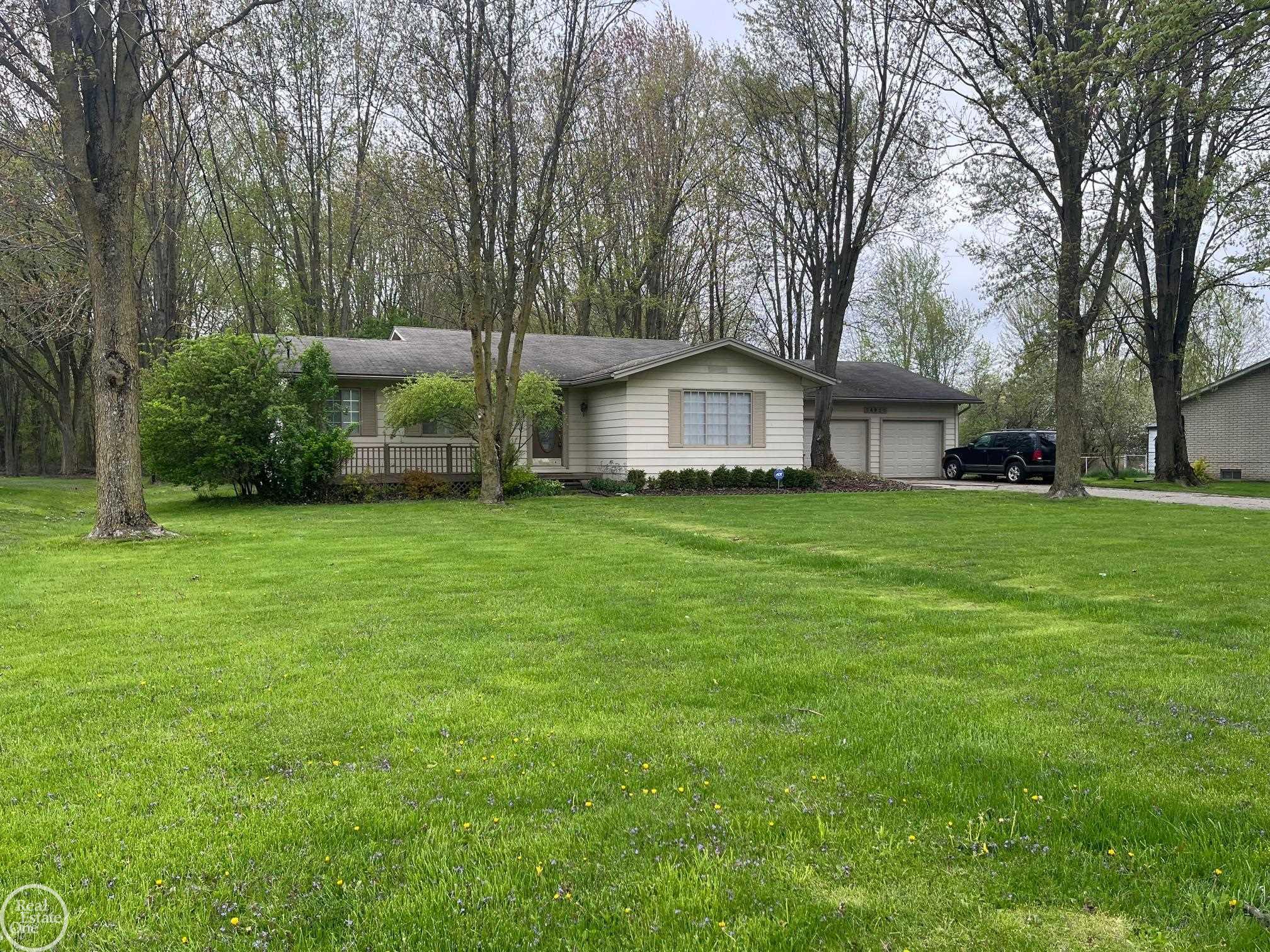 54925 Ridge Road New Baltimore, MI 48047 - Photo 3 of 32 50173704-b37c2bb8-0989-4acb-b23d-e76be06a5533.JPG