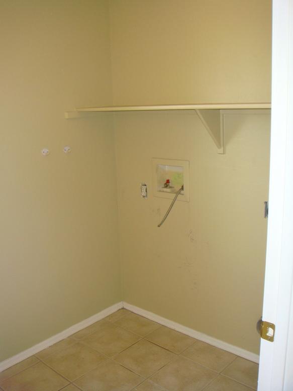 7320 West Ocotillo Road Glendale, AZ 85303 - Photo 11 of 13 laundry room