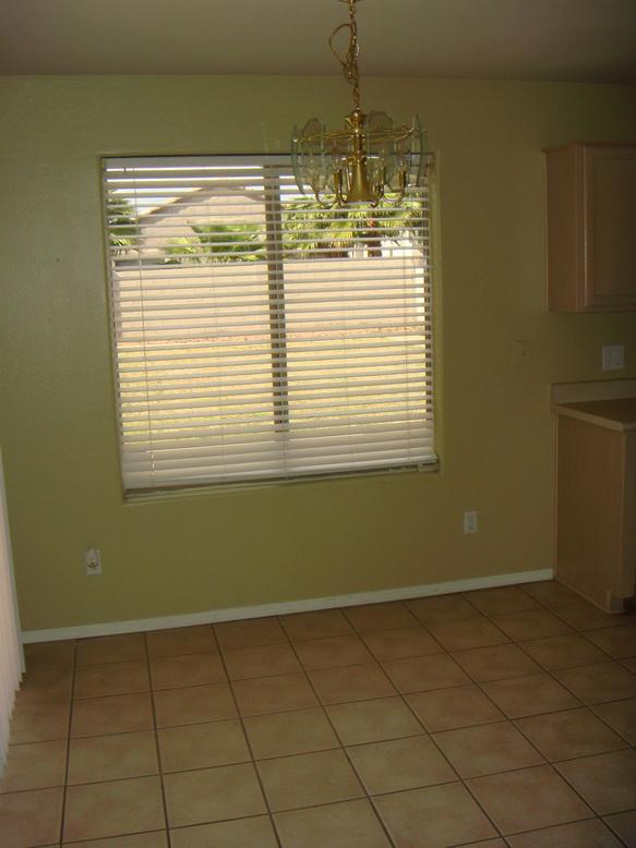 7320 West Ocotillo Road Glendale, AZ 85303 - Photo 4 of 13 eating area